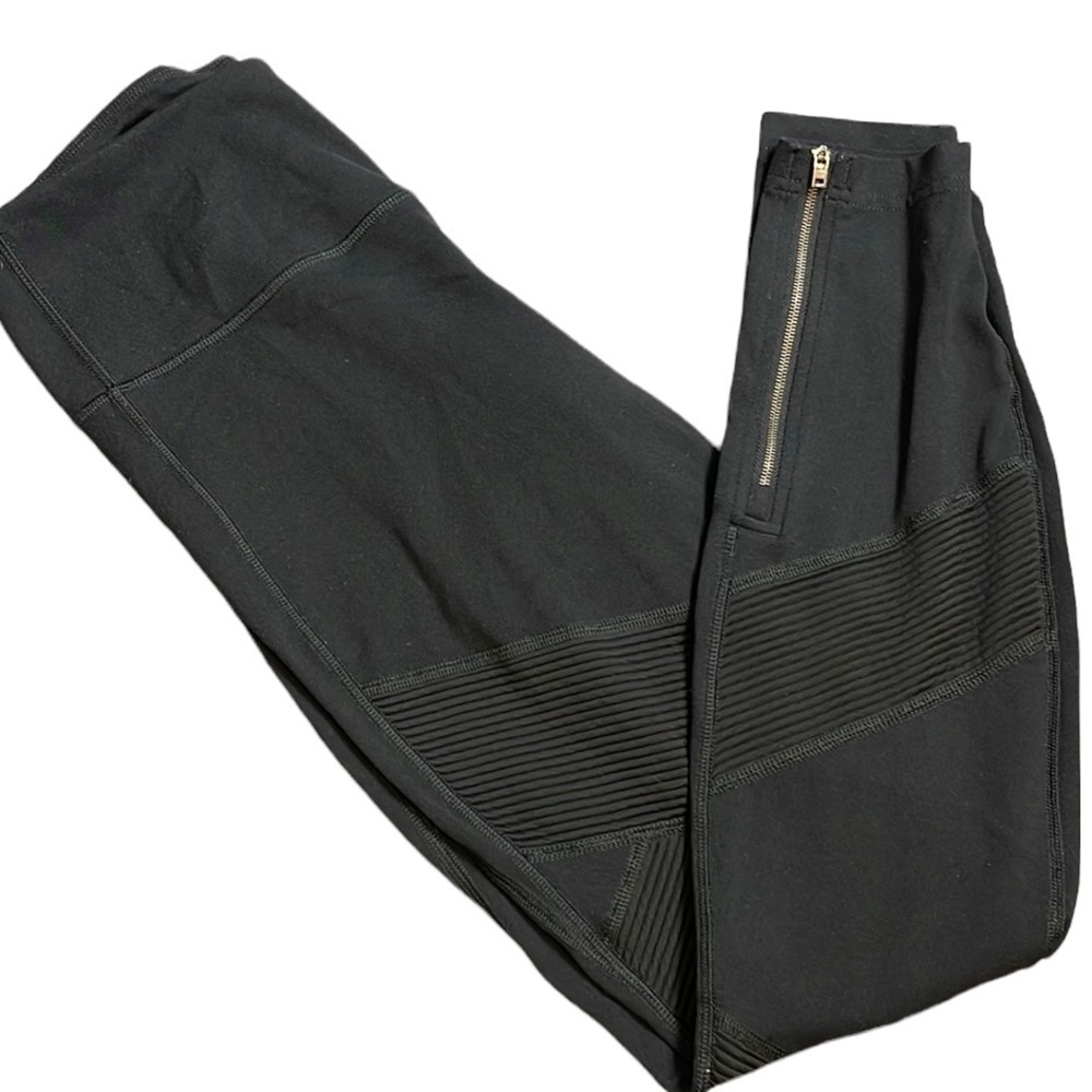 ATHLETA high-rise leggings with ankle zippers, size Small